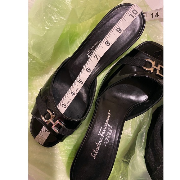 SALVATORE FERRAGAMO Authentic Horse Bit Heels 10 - Picture 7 of 7
